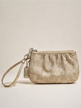 NWOT Coach Metallic Signature Wristlet